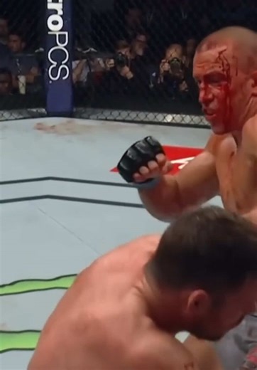 El peleador más completo en la historia del UFC. Técnica, disciplina y dominio absoluto. 🐐🔥. #ufc #mma #goat #viral #parati