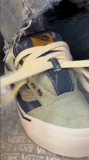 How to Tie Vans So the Knot Doesn’t Show #shoelacetying #vans #vansshoes #shoelaces #shoelacestyle