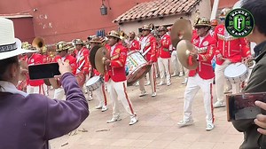 TEMA: LOS RONISCH EL UNIVERSITARIO BANDA INTERCONTINENTAL POOPO DE ORURO BOLIVIA GESTION 2025 #bandasfolkloricas #bandasdemusica #bandasdebolivia | Bandas y Bandas Kf Hd