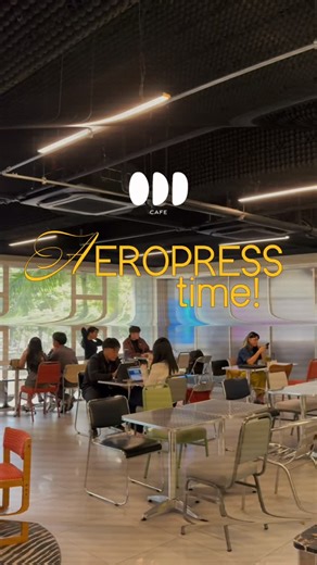 Odd Cafe on Instagram: "It’s aeropress time!!! Have you guys tried this brewing method? Aeropress brewing guide: 📌 15g coffee medium fine grind (15 clicks on a comandante/ 1 & Half Rotations on an 1zpresso Q2) 📌 250ml Water, 94c 📌 2 paper Aeropress filters Steps: 1. 15g of the coffee inside the aeropress, shake it to level the bed 2. Start the timer and pour all 250ml of water, making sure all the ground coffee is wet. 3. Gently, put the plunger on top to make a vacuum seal and wait until 2:0