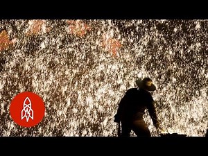 The Spectacular Chinese Tradition of Molten Iron Fireworks