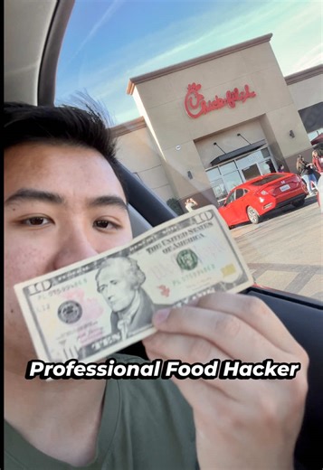$10 Chick-fil-A Hack 🐔🤤 #foodhacks #fastfood #chickfila #professionalfoodhacker