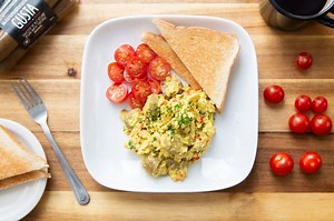 40K views · 451 reactions | Si vous n'avez jamais essayé le tofu brouillé, cette recette va changer votre vie! Le déjeuner des champions...véganes! L'ajout de saucisses @GUSTA fait toute la différence. | La cuisine de Jean-Philippe | Facebook