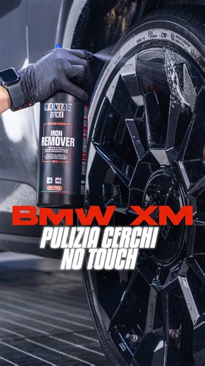 Maniac Line | Car Detailing & Cura Auto on Instagram: "🇮🇹 Cerchi sporchi? Non toccarli. Falli reagire. 😈 💪 Wheel & Tyre Cleaner stacca lo sporco stradale. 💜 Iron Remover elimina le contaminazioni ferrose. Tu guardi. Loro lavorano.🚀 Spruzzi. Reagisce. Diventa viola. Risciacqui. ➡️ Cerchi nuovi.😍 No touch. Zero rischio. Massimo risultato. _______________________________ 🇬🇧 Are your rims dirty? Don't touch them. Let them react. 😈 💪 Wheel & Tyre Cleaner tackles road grime. 💜 Iron Remover