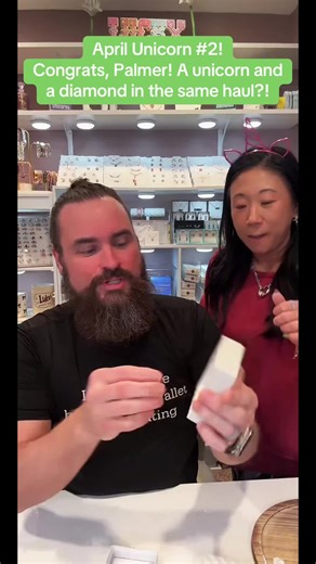 Congrats, @Palmer - Forget-Me-Not Fizzers!! A unicorn & a diamond in the same haul! I think @Berhow is your lucky rep?!?! 😹😹