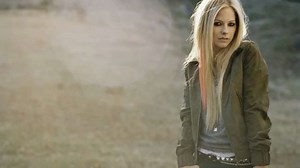 Avril Lavigne - Falling Fast Lyric