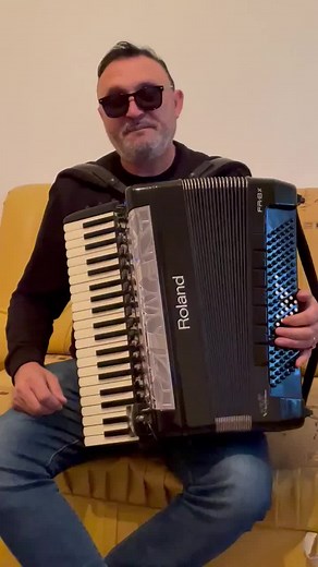 Mastering the Electronic Accordion: A Roland Showcase