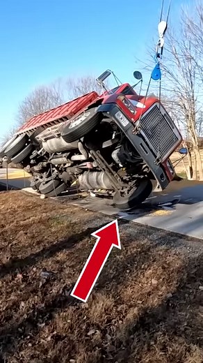 1.6M views · 5.9K reactions | Grain Truck Tips Over Blocking Road #trucks #truckinglife #towingservice #towing #graintruck #reelsfb | Ron Pratt | Facebook