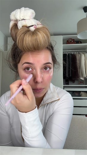 Ich sag’s euch ehrlich, ein richtiger Pain von mir…will doch auch endlich mit Pinsel concealer verblenden😭 #makeup #makeuphacks