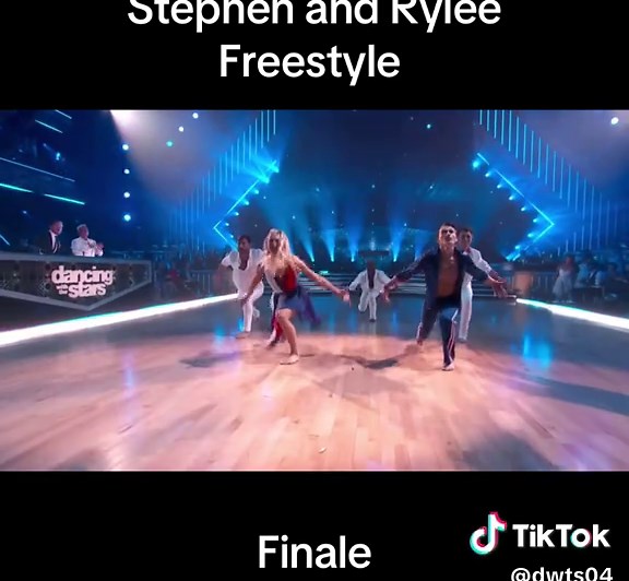 This was so good!! #DWTS #dwts #dance #latin #freestyle #ballroom #stephen #rylee #ryleearnold #stephennedoroscik #olympics #olympic #olympian #gymnastics #teamarnoldpommel #pommelhorse