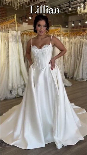 Can you guess our bride’s favorite ballgown wedding dress? 🤍✨ Classic, romantic, and made to turn