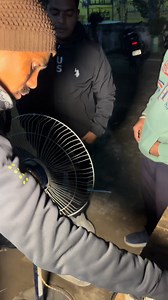 Radhe Electric Training Centre में हम आपको Farata Fan Winding की पूरी Practical Training देते हैं। यहाँ पर Basic से Advance Level तक Fan Winding सिखाई जाती है। इस वीडियो में आप सीखेंगे 👇 🔹 Farata Fan winding कैसे करते हैं 🔹 Coil निकालना और नई Coil डालना 🔹 Proper Connection तरीका 🔹 Speed और Finishing कैसे सही करें 🔹 Practical tips जो काम में सीधे आती हैं हमारे Training Centre में ✔️ Live Practical Work ✔️ Experienced Trainer ✔️ Job / Self Work के लिए सही Training ✔️ अलग-अलग राज्यों से आए हु