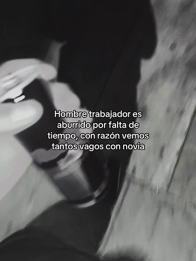 Hombre trabajador aburrido por falta de tiempo: ¿por qué pasa esto?