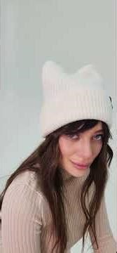 Жіноча в'язана шапка SEWEL B1005 Білий #fashion #sewel #fashionstyle #ootd