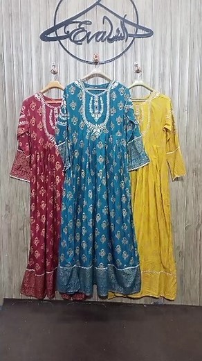 Eva Al Nisa Embroidered and block print long Maxi Small medium and large Lenght 55 Stuff Lenin Price 2000 free delivery For order DM or Whatsapp #longmaxidress #fancymaxidress #stylishdress | Eva Al Nisa