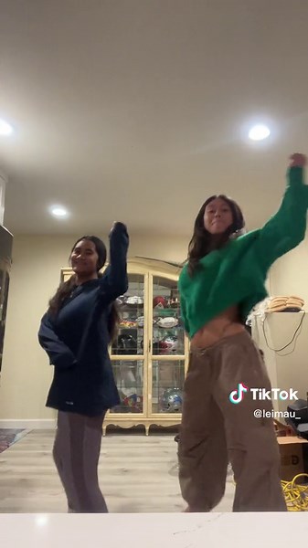 Learn 3 Easy Dances in Under 5 Minutes with Serenatavai_