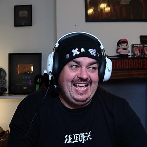 256K views · 17K reactions | You've got to stay for the schizophrenia story at the end  I need to write a book | Daz Black | Facebook