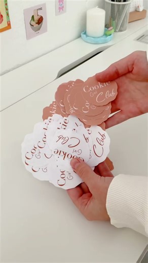 Instagram• leyl.elf