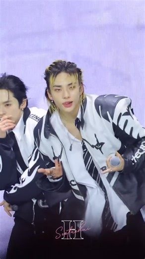 LILLA | K-POP | STRAY KIDS on Instagram: "👋🏻😏 #StrayKids"