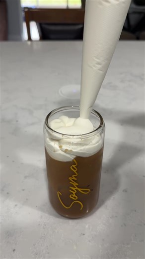 Super Easy Whipped Cold Foam 🤎🍦 #coldfoam #whippedcoldfoam #easy @Courtney • 1/2 cup heavy cream • 2 tablespoon whole milk • 3 tablespoons powdered sugar • 1 teaspoon vanilla extract