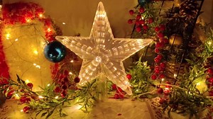 DDcafor Christmas Tree Topper Warm White Light Christmas Star Great for Christmas Tree Decorations Christmas Tree Toppers Lighted Christmas Star Tree 8.7 Inch Battery Powered Christmas Tree Toppers