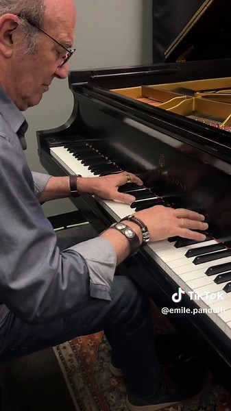 Emile Pandolfi on TikTok