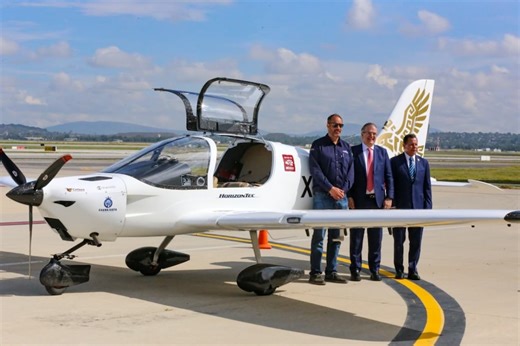After nearly 70 years, a 100% Mexican-made airplane is cleared for takeoff