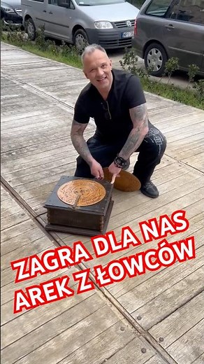 AREK from Treasure Hunters will play for you! #antiques #treasurehunters #tv4 #polyphonic #retro