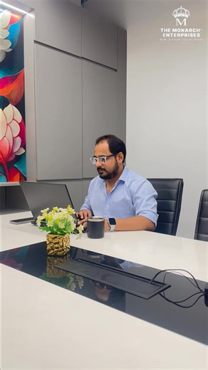 𝐖𝐡𝐚𝐭 𝐭𝐨 𝐊𝐞𝐞𝐩 𝐢𝐧 𝐌𝐢𝐧𝐝 𝐖𝐡𝐞𝐧 𝐂𝐫𝐞𝐚𝐭𝐢𝐧𝐠 𝐚 𝐒𝐦𝐚𝐫𝐭 𝐑𝐞𝐭𝐚𝐢𝐥 𝐒𝐩𝐚𝐜𝐞 ✨ From maximizing floor space to the perfect lighting—Monarch experts share the secrets for designing successful, high-output small retail units.💡 Watch to get the full checklist for your next showroom! 📞: 7039001724 / 8657051526 🌐 https://themonarchenterprises.com/ Counter design | Showroom display | Readymade counter | Readymade shop | Interior design | optical shop display cabinets | watch 