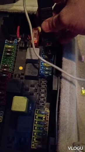 Mercedes G class changer Fuse location/mercedes fuse box location