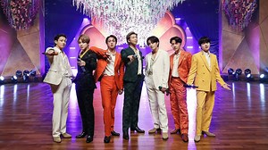 48K views · 1.2K reactions | BTS couldn't make it to the #GRAMMYs, so they brought the ceremony to Korea for a showstopping performance of 'Dynamite.' 裡 | Entertainment Tonight | Facebook