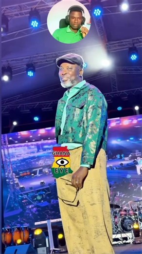 A‑Plus Modeling Moment—Crowd Reacts at Gomoa Carnival"