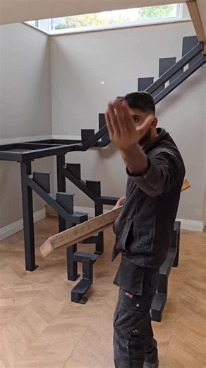 Steel & Wood plus Glass balustrade Stairset.