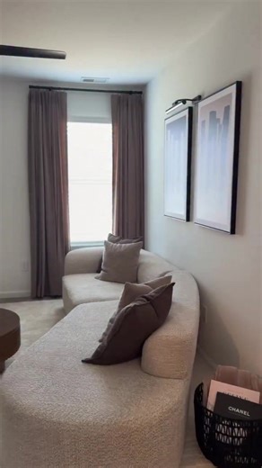 When Shayla gives Amber a tour of her house! Part 1 | Alize Harper