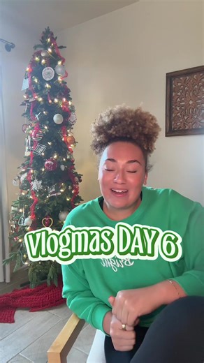 VLOGMAS DAY 6!! WITH A FUN DRINK GIVEBACK!! Follow @EM ⚡️ 🎱 🏁 | RAD MAMA | repost both of our videos Like both of our vidoes Tag a friend on both of our vidoes!! MERRY VLOGMAS❤️💚✨
