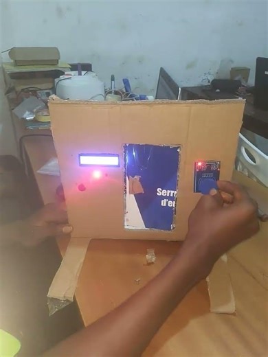 contrôle avec une carte RFID #arduino #arduinoproject #rfid