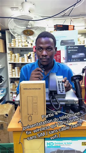 Résumé (copier-coller) 📡 Interphone sans fil (radio) – portée 1 km en champ libre. Fonctionne sans filaire, sans GSM, sans SIM, sans Wi-Fi et sans Internet. Communication directe par ondes radio, idéale pour portail, usine, ferme, entrepôt, chantier. #telephone #wireless #interphone #tiktokcameroon🇨🇲tiktokafrica 👉 La portée réelle diminue avec murs, bâtiments et obstacles. Caractéristiques clés \t•\t📏 Portée : jusqu’à 1 km (champ libre) \t•\t🔋 Alimentation : batterie ou piles \t•\t📡 Techn
