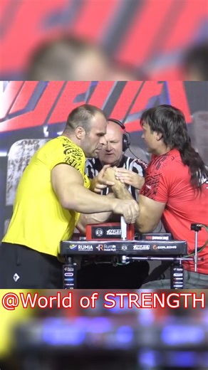 Devon Larratt vs Denis Cyplenkov #trending #devon #armwrestling | World of Strength