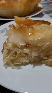 56K views · 1K reactions | Salato di pasta fillo; friabile e croccante con ripieno di patate, formaggio e speck  #piattoriccomicificco #lacucinadigilda #ricettadelgiorno #gildarella #ricettafacile #cucinafacile #cucinaitaliana #cucinare #ricettefacili #cucinatradizionale | LA CUCINA DI GILDA | Facebook