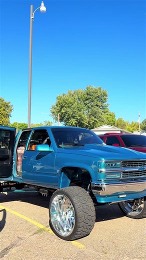 Let me stay relevant please, need more time to work on this #obschevy #airbags #baggedobs #k1500life