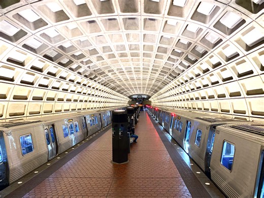 Why are there delays on the Metro in Washington DC this morning?