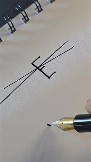 How to sign the letter E #foryoupageee #signatureideas #signature #viral_video | Sgnature