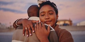 2 Types Of Hugs That Are Immediate Red Flags