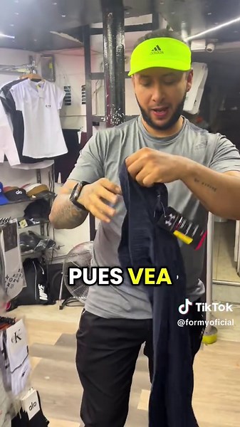 Sudadera Antifluido: Estilo Deportivo para Hombres