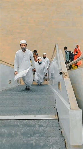 Mď Ăfźăľ on Instagram: "Hanzala ke bete '' ❤️ #Naat #IslamicReminder #trendingreels #sukoon #reelitfeelit❤️❤️"