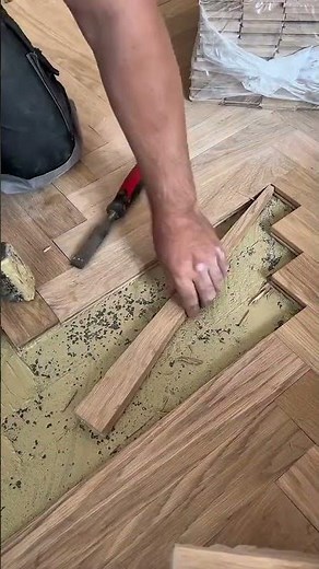 Remplacement d'une Lame De Parquet Bâtons Rempus