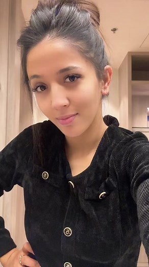 This is literally first time me doing voiceover video so please spare me 😂 btw Happy New Year you all ❤️