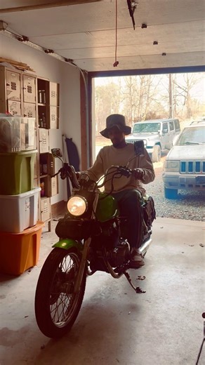 I got the 86 rebel running folks. 😎😮‍💨 #hondarebel