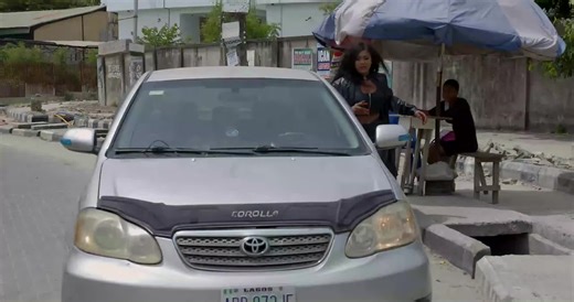 Une riche dame en détresse sauve la vie d’un jeune homme pauvre, sans savoir qu’il vient de sauver celui qui deviendra son futur mari.#nollywood