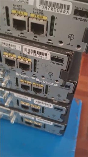 Cisco Router 2811 - Cisco Catalyst 2960 #cisco #catalyst #ciscocatalyst #cisco2811